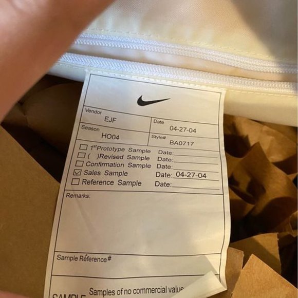 Nike Cream & White and Green Travel Small Duffel Bag - Picture 2 of 8